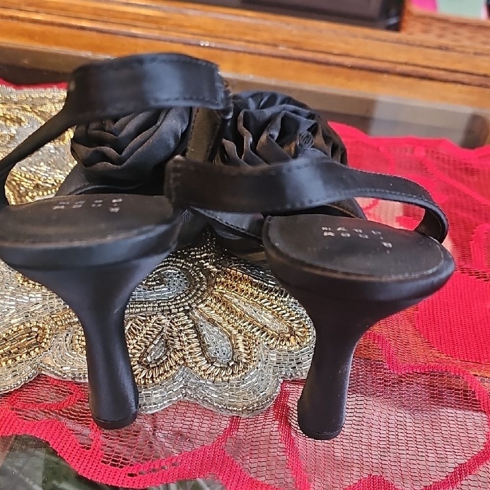 A New Day Black Heels with Rosette Detail - Picture 7 of 10